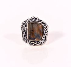 Handcrafted Oxidized Ring with Labradorite Gemstone for Women